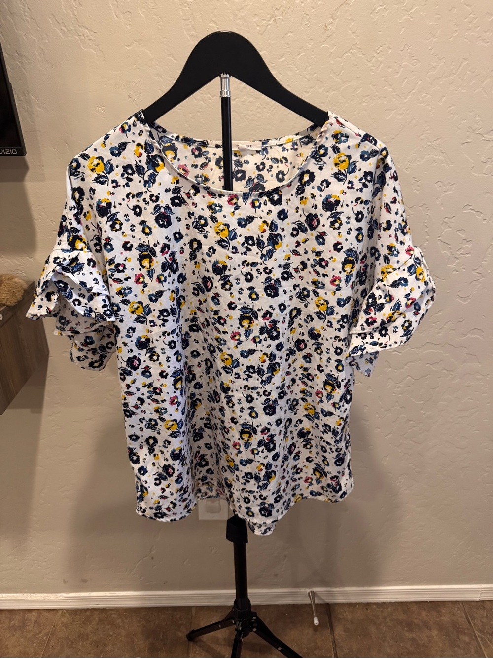 Pleione Oversized White Floral Ruffle Sleeve Blouse